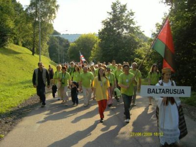 Делегация Республиканского общественного объединения Белорусская община литовцев на Всемирной олимпиаде литовцев в г.Вильнюсе - фото 1